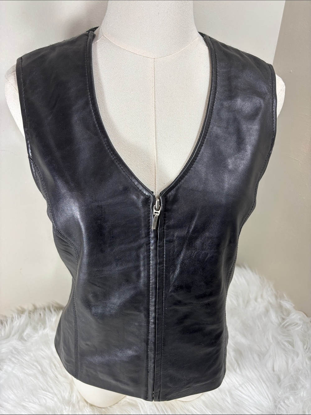 Apt. 9 Women's Black Lambskin Leather Zip Vest